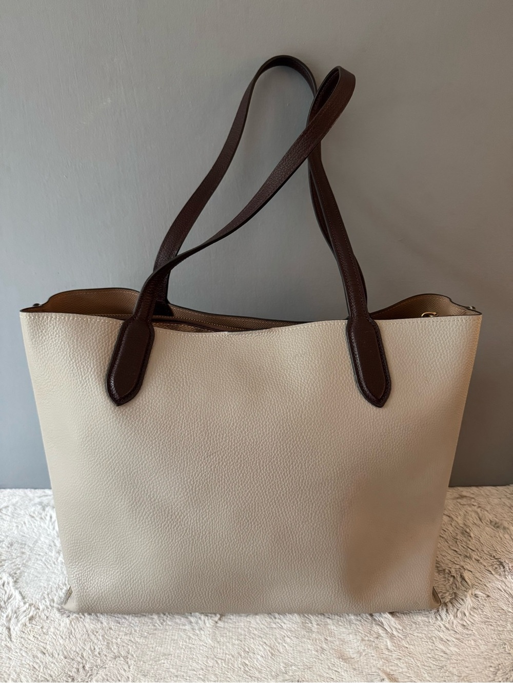 Coach Dove Gray and Dark Brown Two-Tone Willow Leather Tote with Gold Hardware - Picture 4 of 15